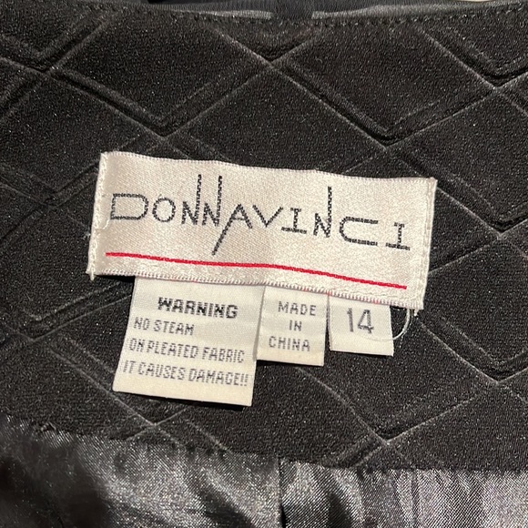 Donna Vinci Vintage Over Size Ruffled Black Blazer - Picture 15 of 17